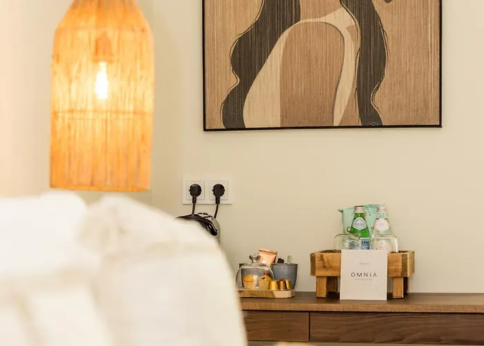 מלון Boutiquehotel Omnia *