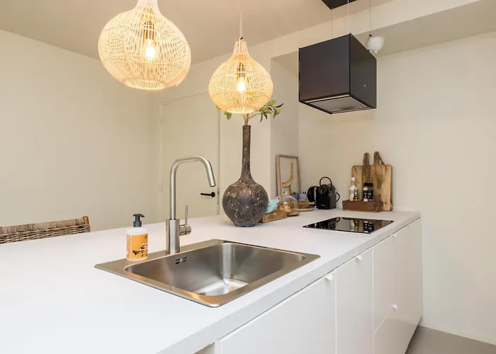 מלון Boutiquehotel Omnia *